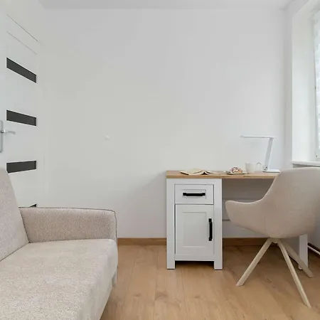 Cosy With A Balcony For 6 People In A Neighbourhood By Renters *