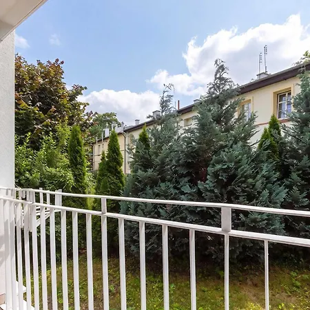 Cosy With A Balcony For 6 People In A Neighbourhood By Renters