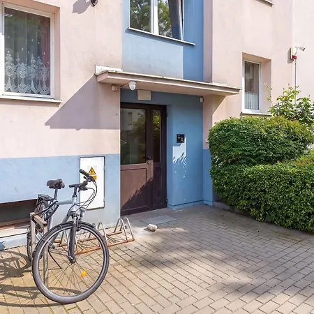 Apartament Cosy With A Balcony For 6 People In A Neighbourhood By Renters